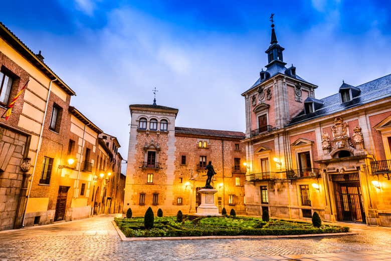 Plaza de la Villa au coucher du soleil