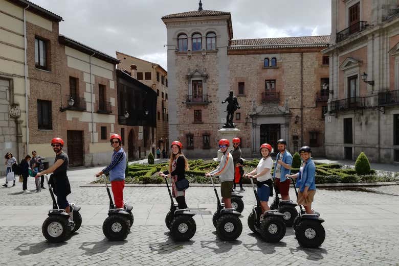 Pose en Segway sur la Plaza de la Villa à Madrid