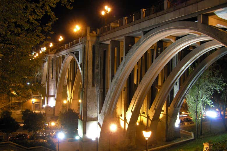 Uncover the legends of the Segovia Viaduct