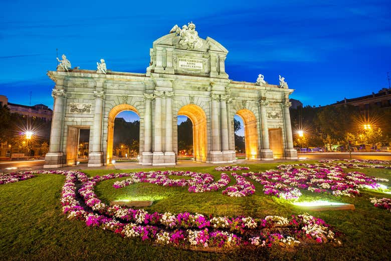 Puerta de Alcalá por la noche