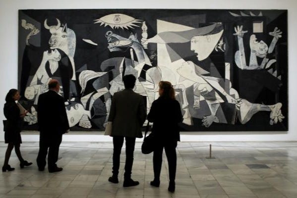 Admirez les détails de Guernica