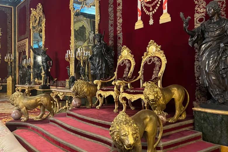 Discover the Throne Room of the Royal Palace of Madrid