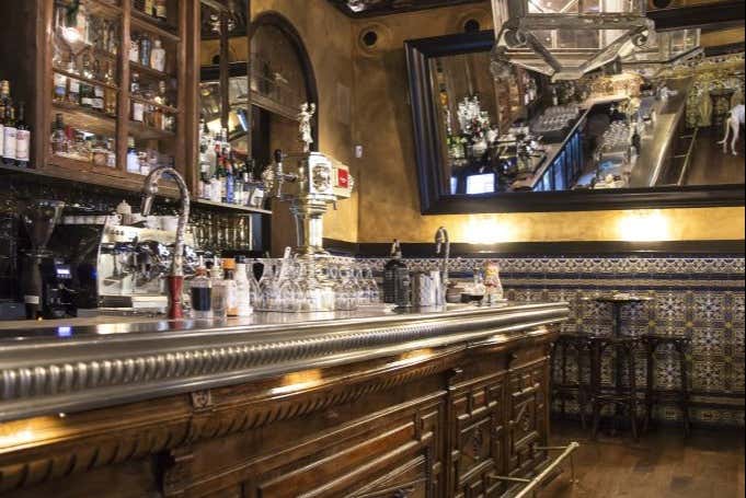 Aprendiendo numerosas curiosidades de las tabernas de Madrid