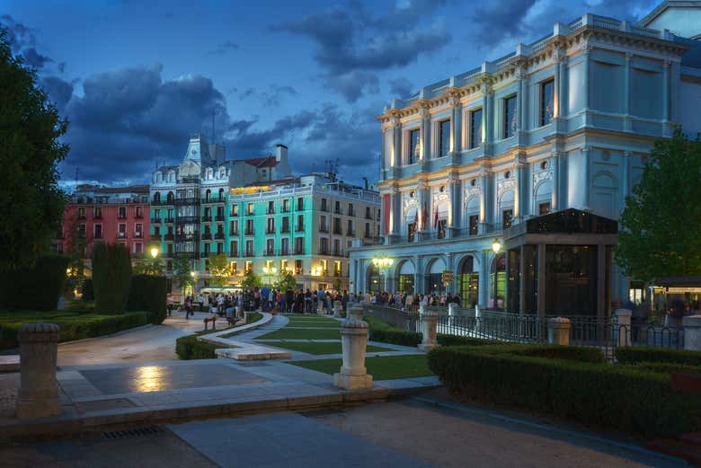 Discover the mysteries of the historic Teatro Real