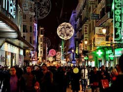 Rue Preciados à Noël