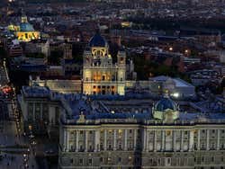 Palacio Real y Catedral de la Almudena desde el aire