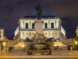 Plaza de Oriente iluminada