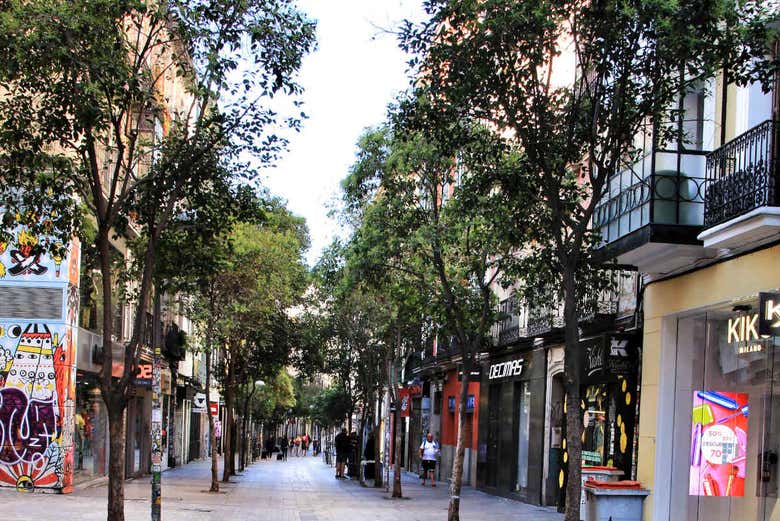 Recorriendo la calle Fuencarral