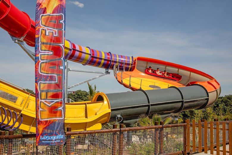 Tobogán acuático en el Aquopolis de Madrid
