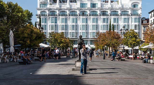 Plaza de Santa Ana - What to see and location in Madrid