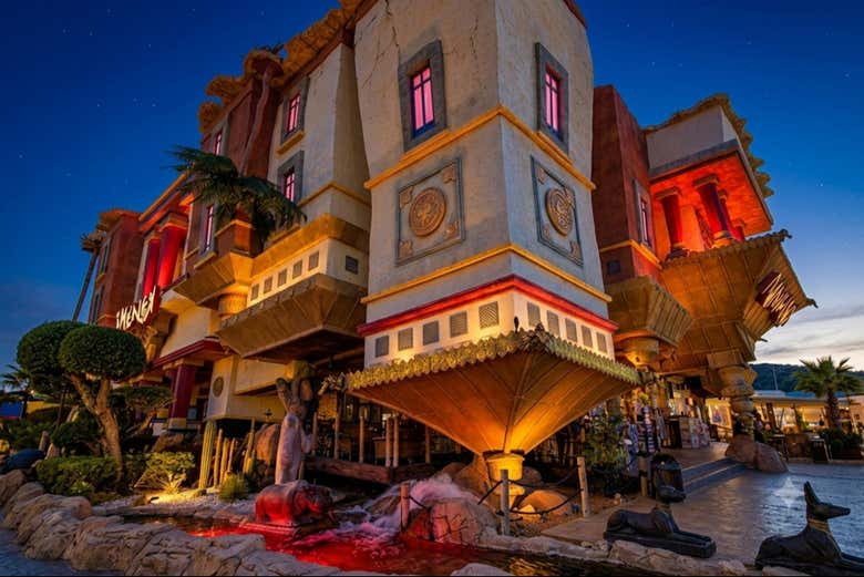 The House, la casa del revés de Katmandu Park