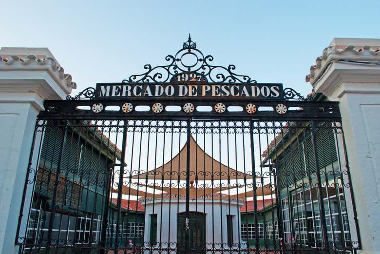 Entrada do mercado do Claustro del Carmen