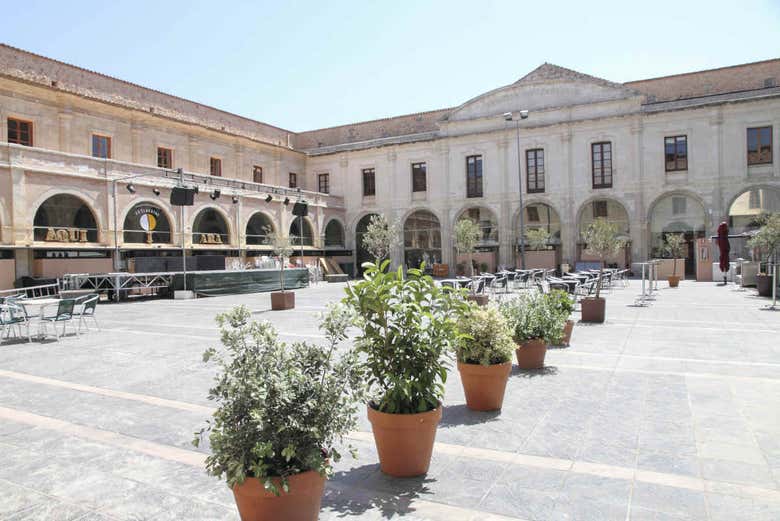 Mercat des Claustres market