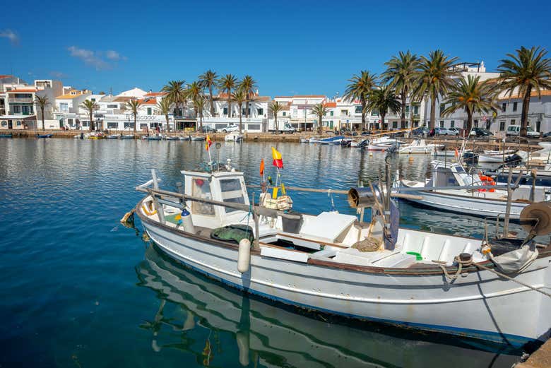 Le joli port de pêche de Fornells