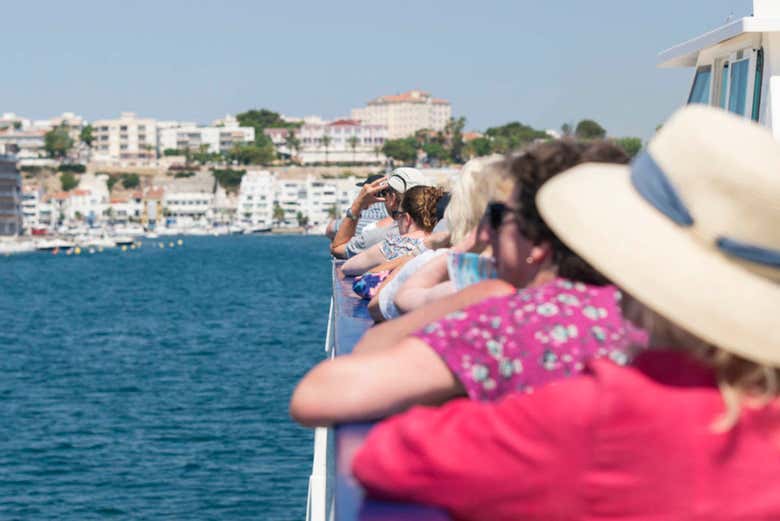 Spend a relaxing time on the Don Joan catamaran