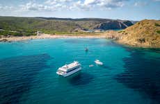 Passeio de barco pelo leste de Menorca