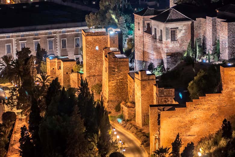 Vista notturna dell'Alcazaba