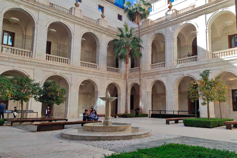 Claustro del Museo de Málaga