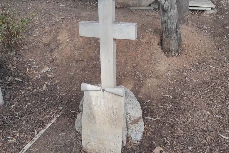 Una de las tumbas del Cementerio Inglés