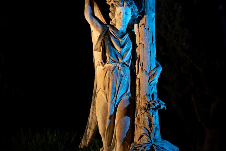 Una escultura del camposanto