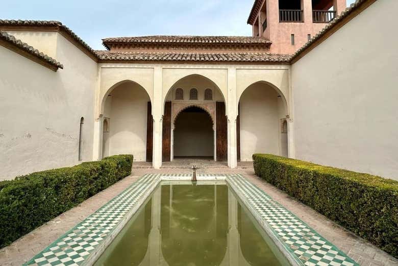 Visit the Taifa Palace