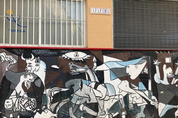 Un grafiti del Guernica en las calles de Málaga
