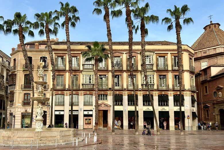 Pasead por la Plaza de la Constitución y sus secretos históricos