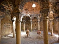 Patio interior de los Baños Árabes