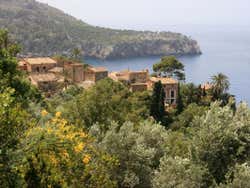 Monasterio de Lluc junto al mar