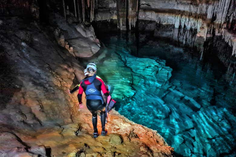 Bajando a la cueva Es Coloms