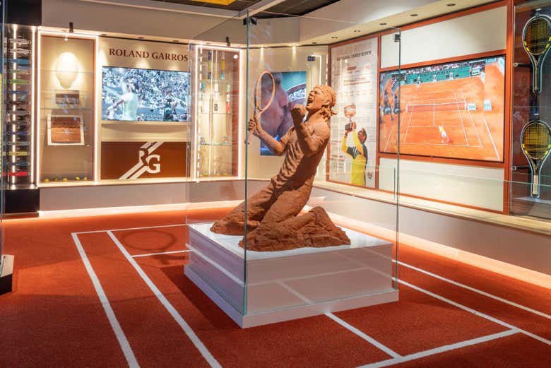 Check out the clay Rafa Nadal statue!