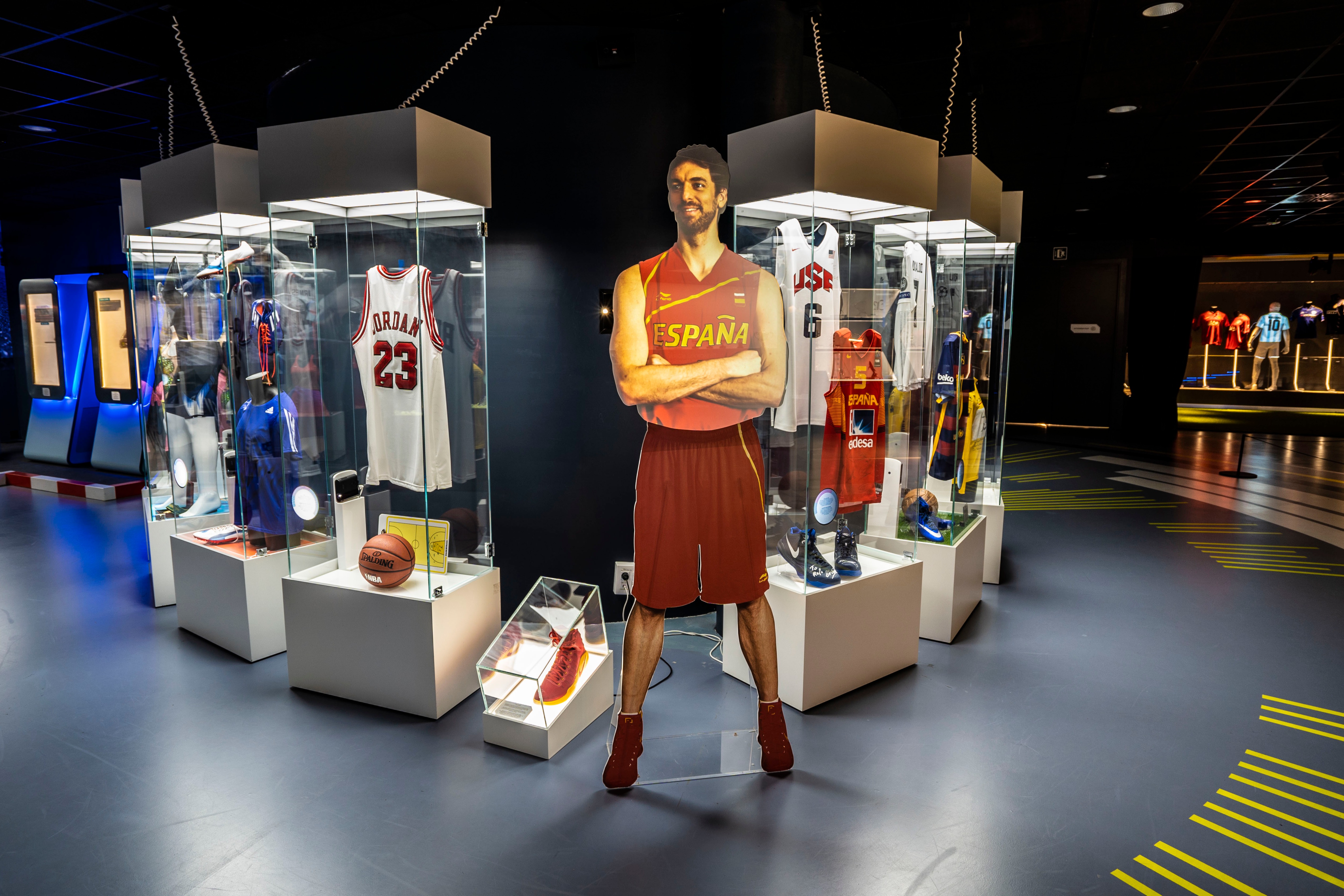 Durante la visita al Museo de Rafa Nadal