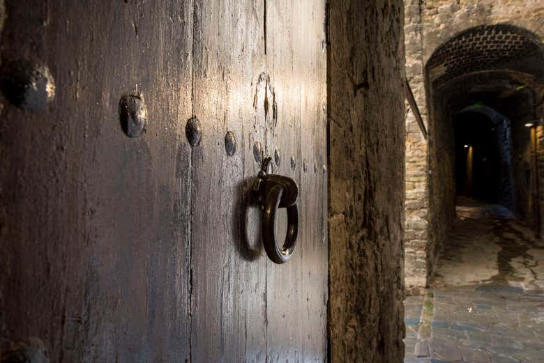 Dettaglio di una porta antica