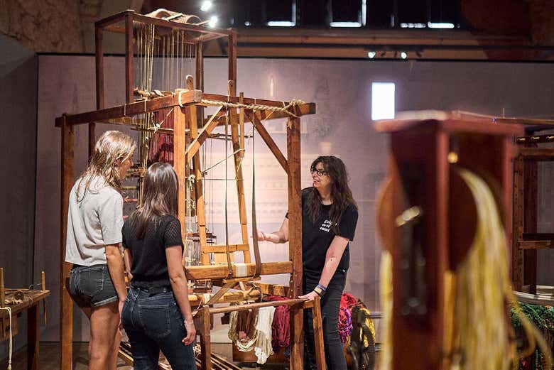 Las exposiciones narran la historia textil de Manresa