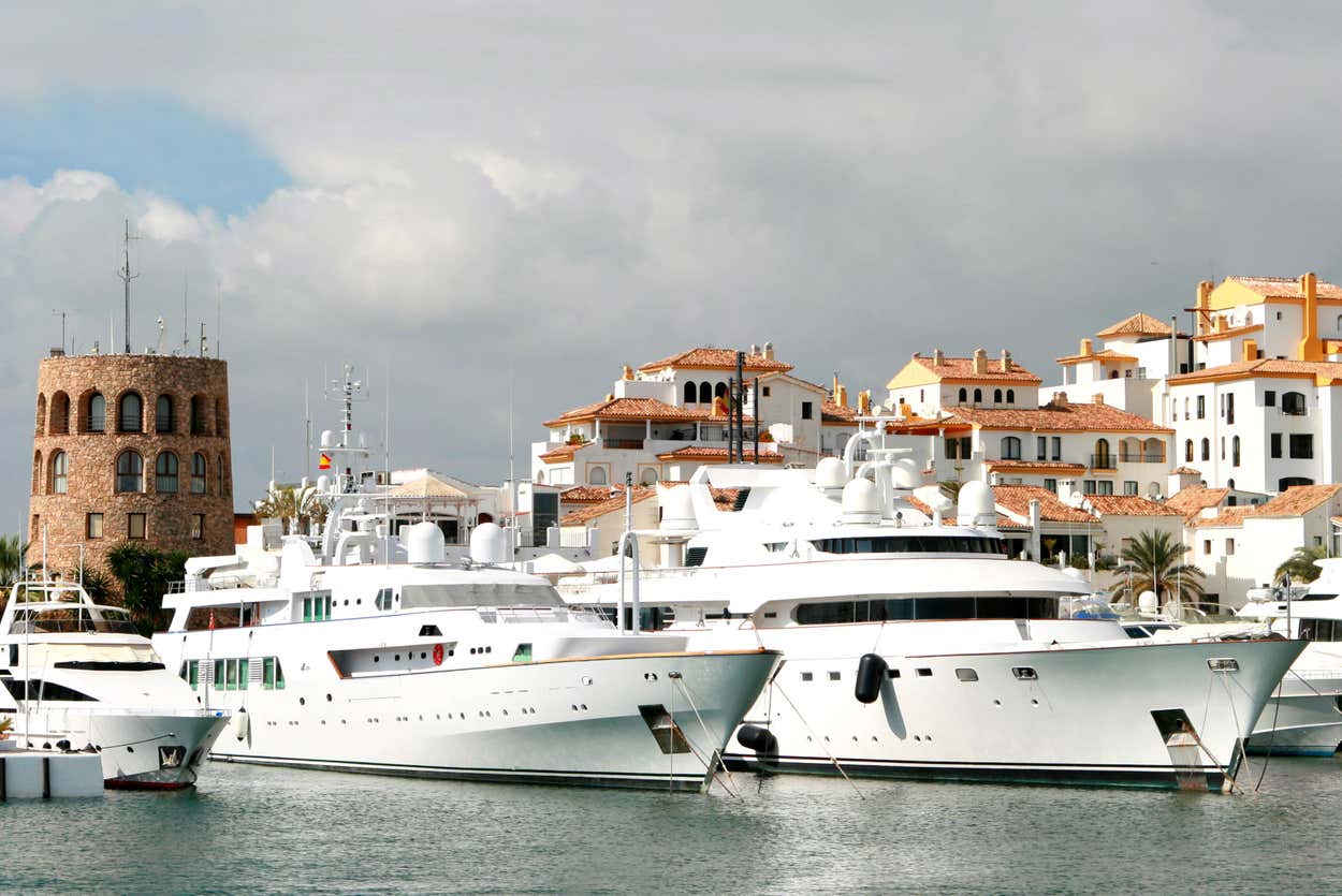 ¿Qué ver en Marbella en 3 días? 5 tour bicicleta puerto banus