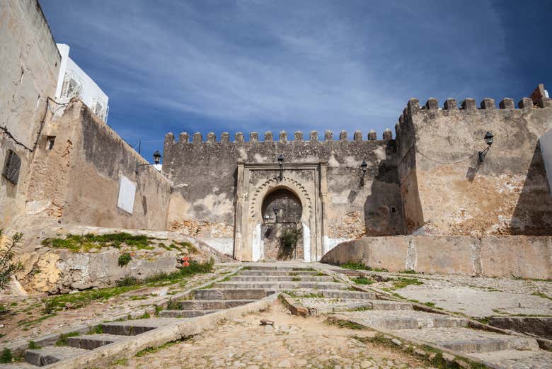 Pass by the old fort