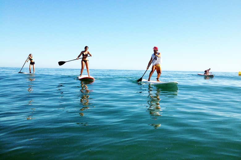 Haciendo paddle surf en Marbella