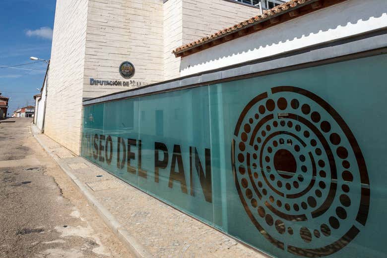 Exterior del Museo del Pan de Mayorga