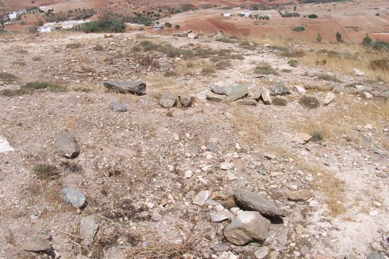 Views of ruins in Al Aaroui