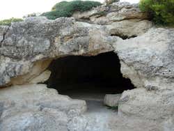 Entrée de la grotte de Cala Morell