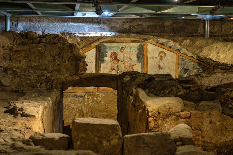 Peintures conservées dans la crypte de Sante-Eulalie