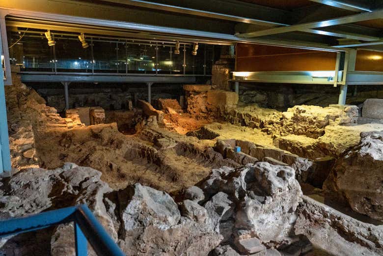 Vestiges archéologiques dans la crypte de Sainte-Eulalie