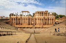 Visita guiada pelo anfiteatro e teatro romano