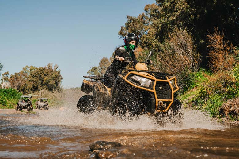 Atravesando caminos indómitos en Mijas