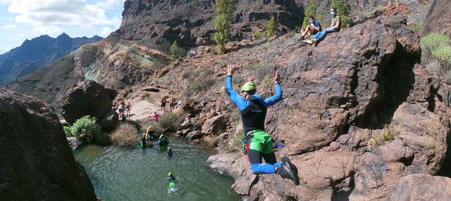 Descenso de cañones en el barranco de la Manta