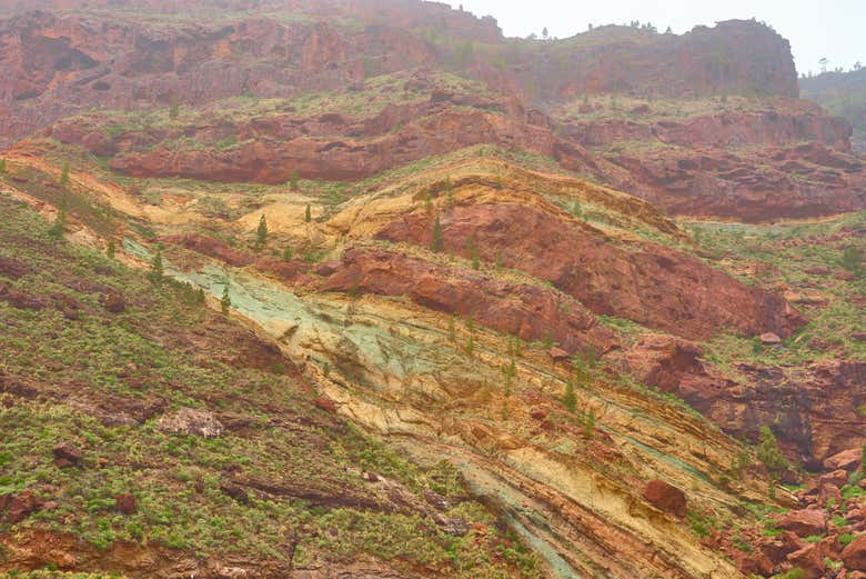 Contemplando i colori delle montagne di Gran Canaria