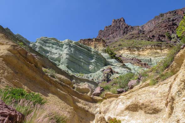 Senderismo por los Azulejos de Veneguera