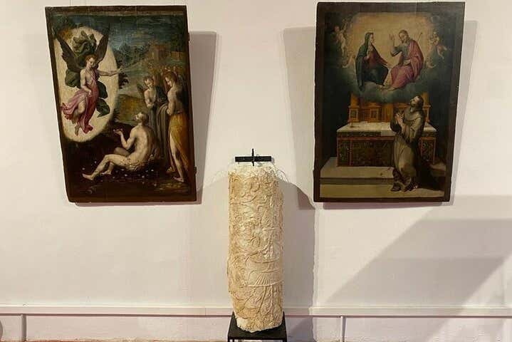 Obras sacras expuestas en el museo
