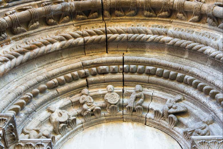 Detalhe da igreja de Santo Estevo de Ribas de Miño