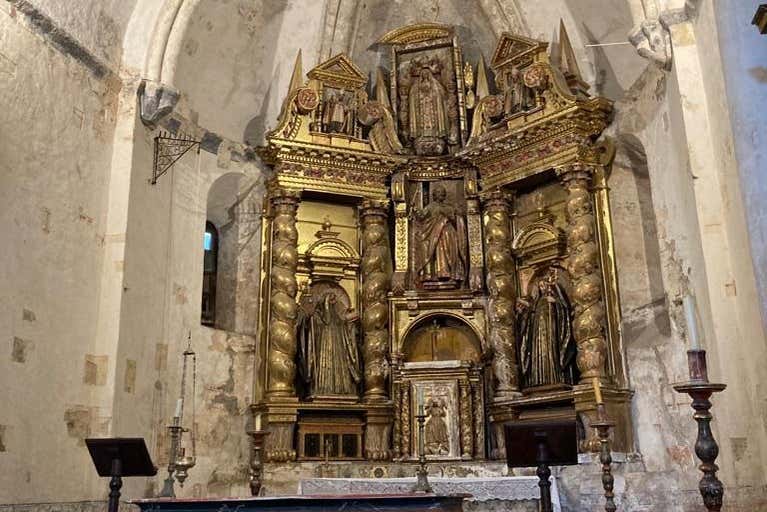 Autel de l'église mozarabe de Peñalba de Santiago